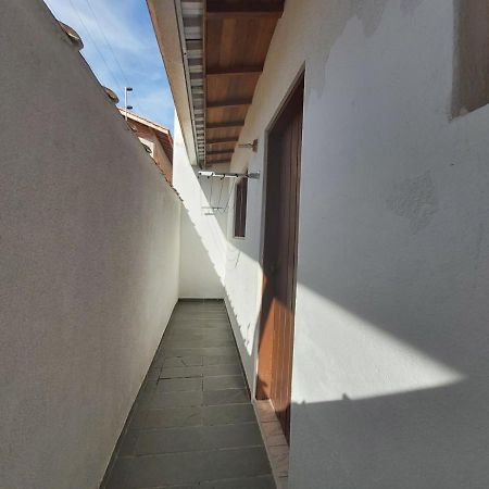 ウバトゥバ 0006.02 - Maranduba - Chale - 1 Dorm - 5 Pess - 3 Quadras Do Mar - Piscina Coletiva - Wifiヴィラ エクステリア 写真