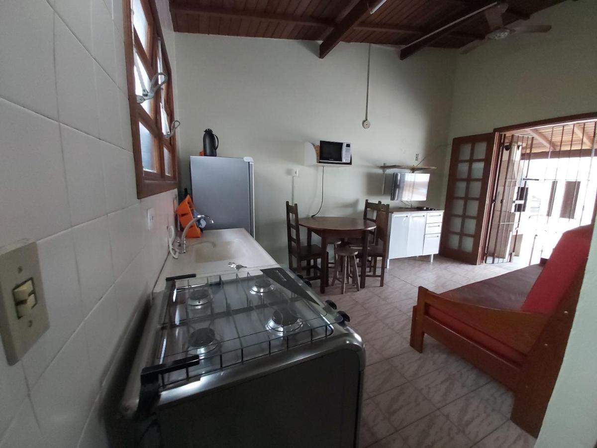 ウバトゥバ 0006.02 - Maranduba - Chale - 1 Dorm - 5 Pess - 3 Quadras Do Mar - Piscina Coletiva - Wifiヴィラ エクステリア 写真