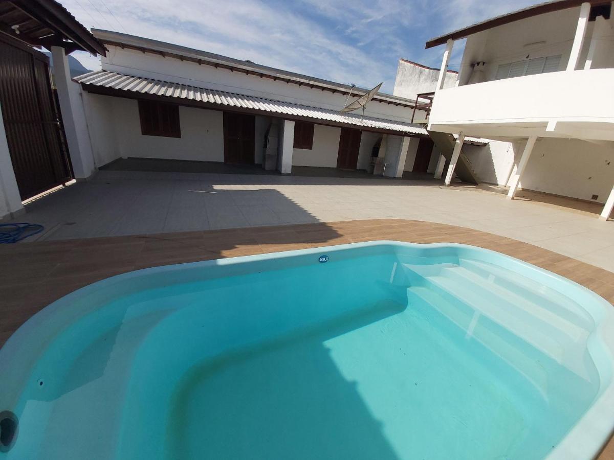 ウバトゥバ 0006.02 - Maranduba - Chale - 1 Dorm - 5 Pess - 3 Quadras Do Mar - Piscina Coletiva - Wifiヴィラ エクステリア 写真