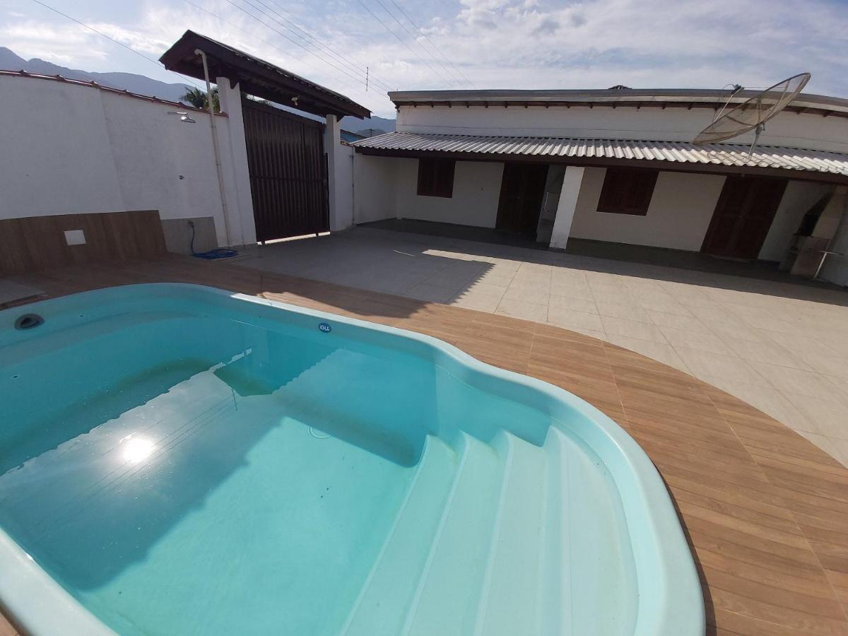 ウバトゥバ 0006.02 - Maranduba - Chale - 1 Dorm - 5 Pess - 3 Quadras Do Mar - Piscina Coletiva - Wifiヴィラ エクステリア 写真
